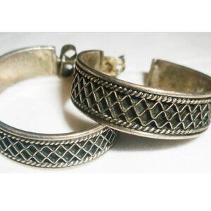 BEAUTIFUL SILVER STERLING .925 DESIGNER HOOP POST EARRINGS